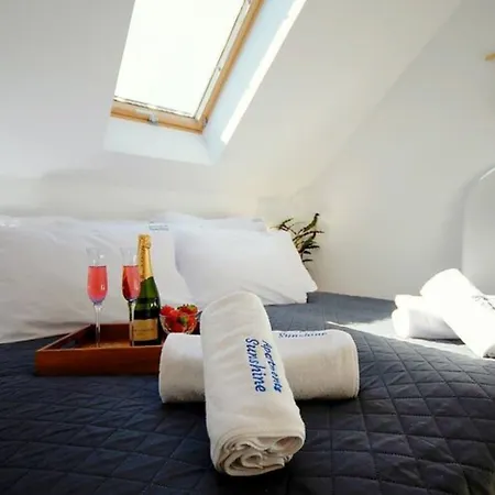 Homes With Terraces, 펜션